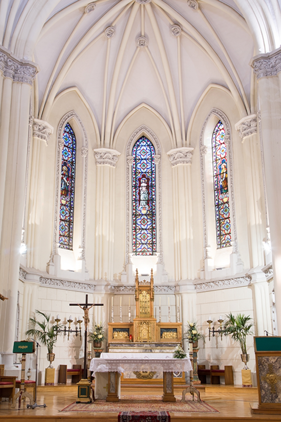 Mons. Juan Antonio Mart&iacute;nez Camino consagrada el s&aacute;bado el altar de San Juan de Ribera