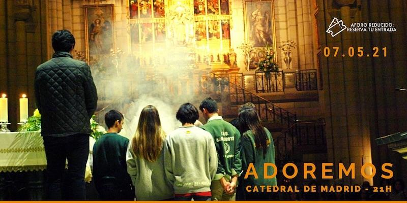 El cardenal Osoro preside la vigilia de oraci&oacute;n con j&oacute;venes del primer viernes de mayo