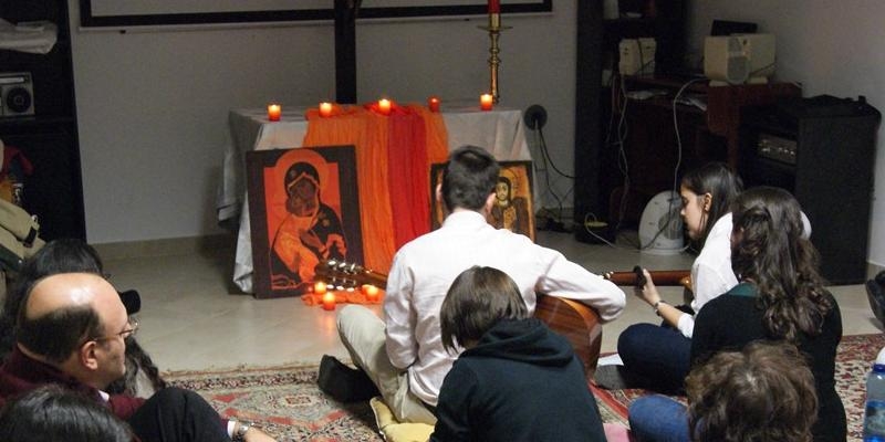 Nuestra Se&ntilde;ora del Sagrado Coraz&oacute;n organiza una oraci&oacute;n al ritmo de Taiz&eacute;