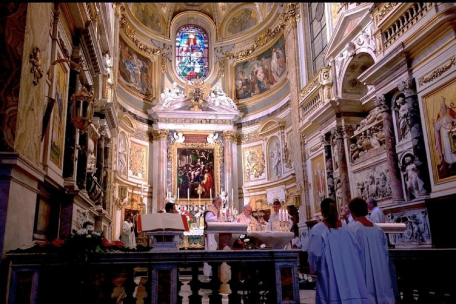 No est&aacute;n previstas nuevas directivas lit&uacute;rgicas, explica el portavoz del Vaticano