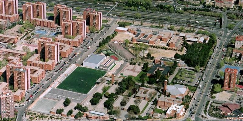 El centro residencial S&iacute;nodo 2005 come en el colegio Tajamar