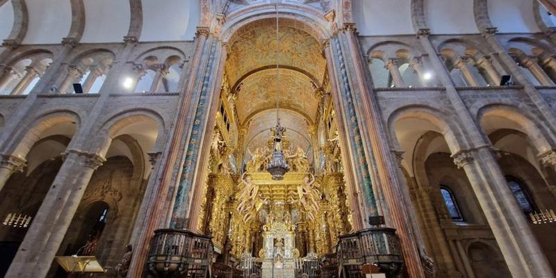 El cardenal Osoro asiste a la toma de posesi&oacute;n de monse&ntilde;or Francisco Prieto como arzobispo de Santiago