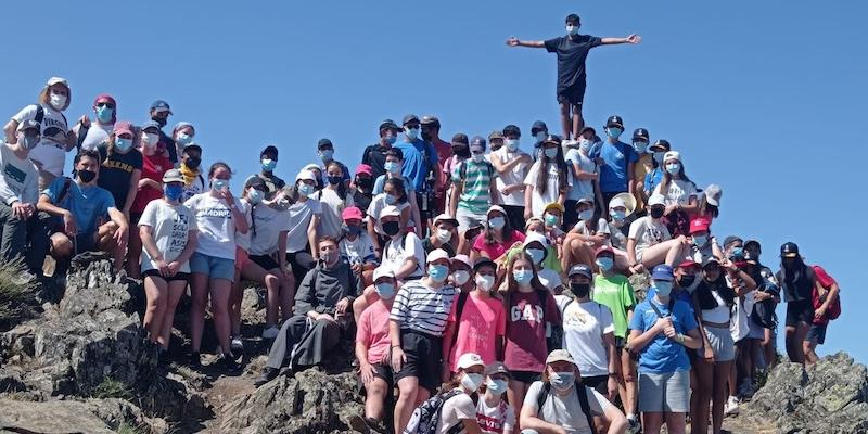 Adolescentes de distintas parroquias de la Vicar&iacute;a VI disfrutan de un campamento en El Atazar