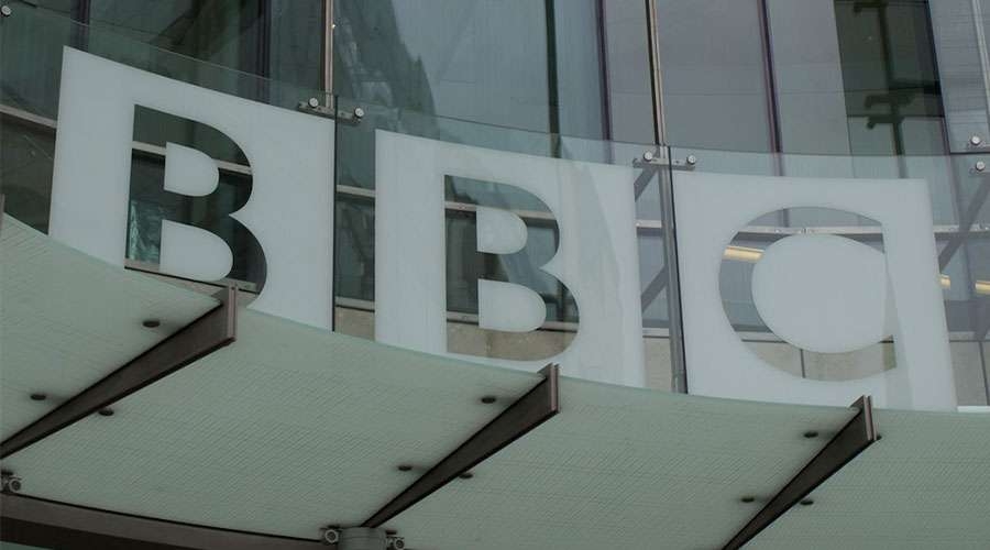 Acusan a la BBC de ocultar encuesta con masiva oposición al aborto en Reino Unido