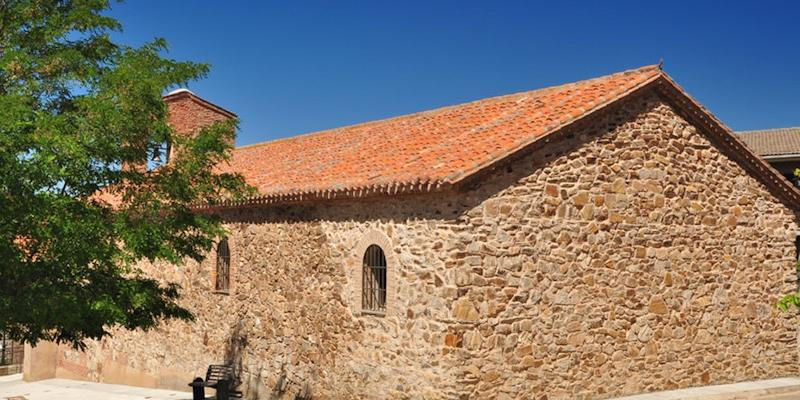 San Pedro Ap&oacute;stol de Robledillo acoge una Misa en el aniversario del fallecimiento de la madre de Gil Gonz&aacute;lez