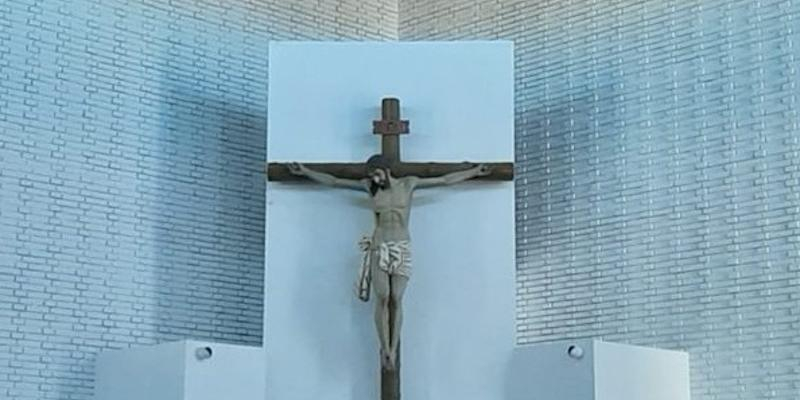 El cardenal Osoro administra el sacramento de la Confirmaci&oacute;n en San Isidoro y San Pedro Claver de Hortaleza