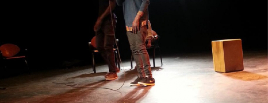 La Asociaci&oacute;n Sin Papeles de Madrid ofrece el espect&aacute;culo &laquo;La poes&iacute;a es mi manta&raquo;