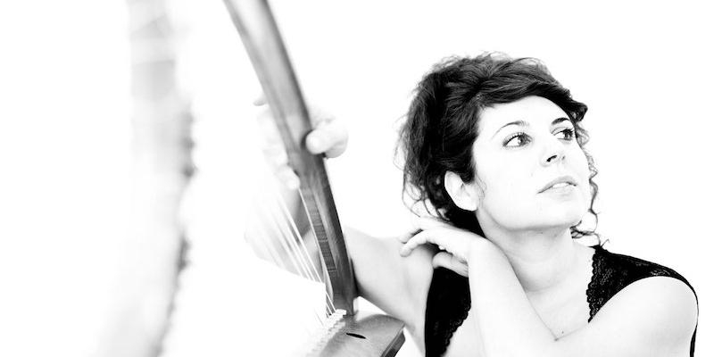 Sara Águeda ofrece un concierto de arpa en Garganta de los Montes