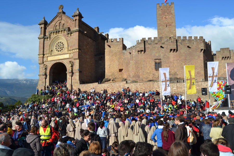 M&aacute;s de un millar de j&oacute;venes madrile&ntilde;os peregrinan a Javier