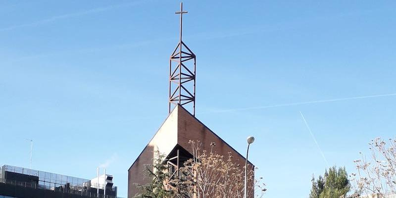 Monse&ntilde;or Jos&eacute; Cobo contin&uacute;a en San Miguel de los Santos la visita pastoral al arciprestazgo del Sagrado Coraz&oacute;n