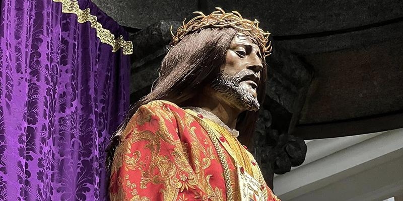 Jesús de Medinaceli, el Señor de Madrid recorre las calles en estación de penitencia el Viernes Santo