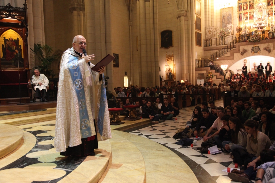Monse&ntilde;or Osoro en la Vigilia de Oraci&oacute;n con j&oacute;venes: &laquo;Unidos a Dios nos enriquecemos&raquo;
