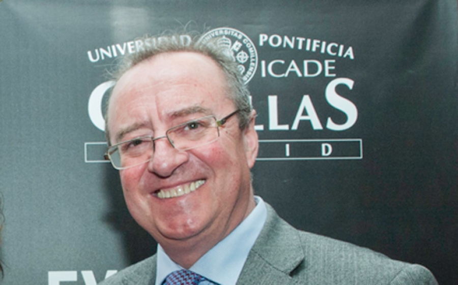 &laquo;Una empresa no est&aacute; solo para ganar dinero. El centro es la persona&raquo;