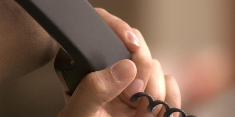 Más de 200 voluntarios en menos de un día para llamar por teléfono a las personas solas