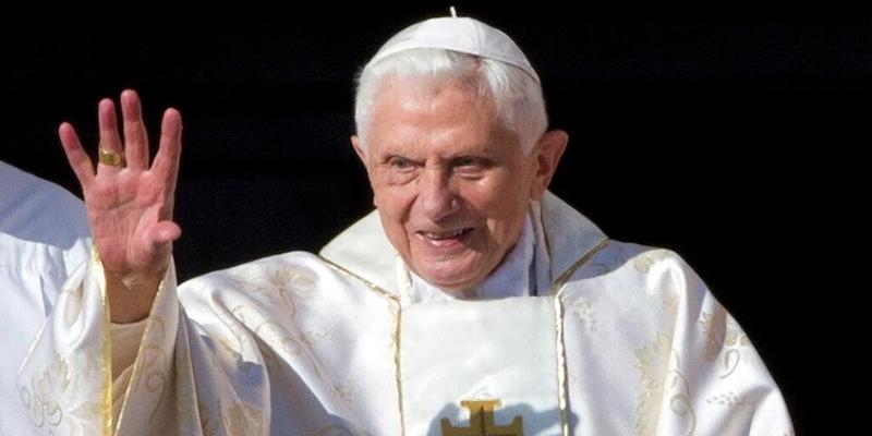 Santa Mar&iacute;a del Buen Aire de Moratalaz rinde homenaje a Benedicto XVI con una conferencia seguida de Eucarist&iacute;a