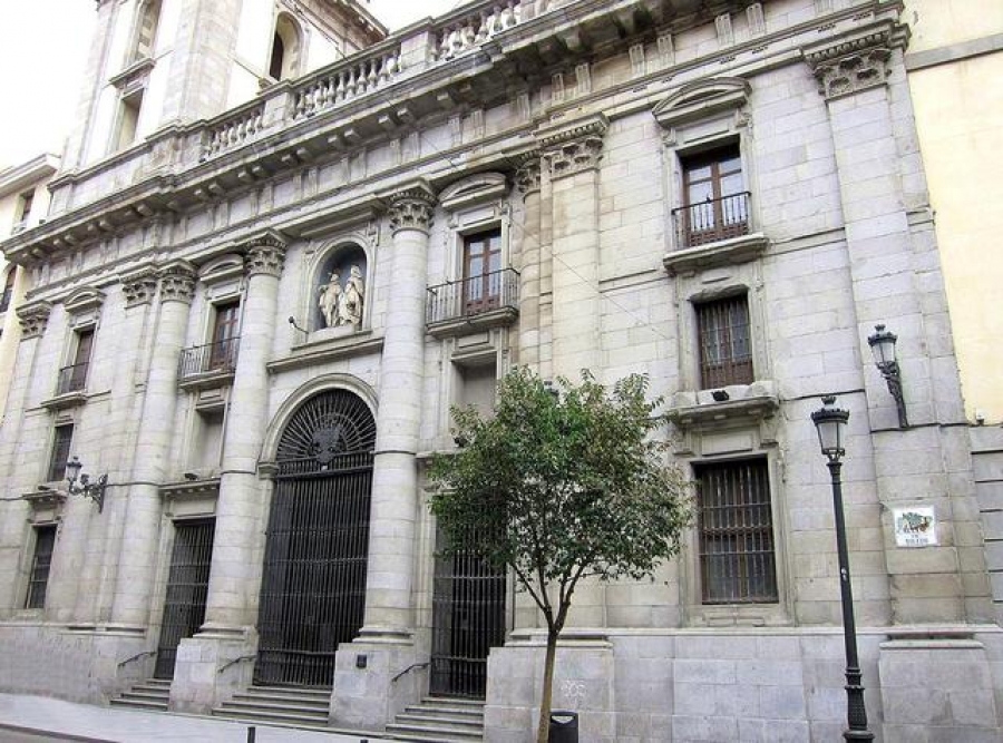 El Vicario Episcopal de la III imparte el sacramento de la Confirmaci&oacute;n en la colegiata de San Isidro