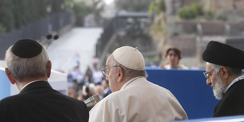 El Foro Omnes reflexiona sobre 'El di&aacute;logo interreligioso, camino de fraternidad'