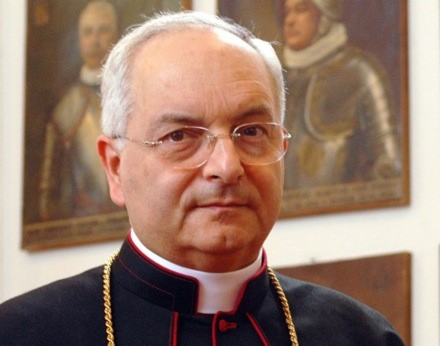 El cardenal Piacenza explica el Jubileo de la Misericordia: “Entre la Tierra y el Cielo” (II parte)