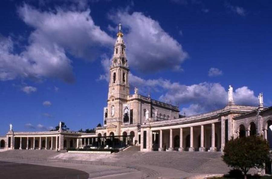 El santuario de F&aacute;tima abre la Puerta Santa