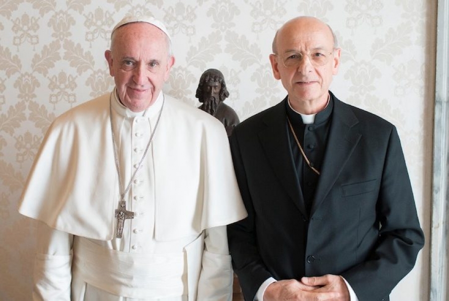 Francisco al prelado del Opus Dei: prioridad a las 'periferias' profesionales y de la clase media