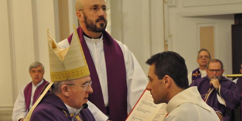 El cardenal Osoro ordena dos diáconos en Asunción de Nuestra Señora