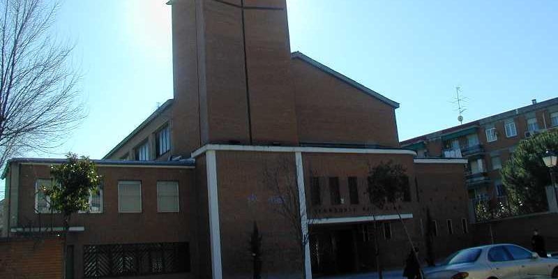 Monseñor José Cobo realiza la visita pastoral a la parroquia de San Jaime