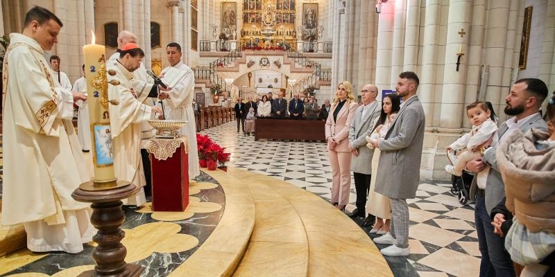 El cardenal Jos&eacute; Cobo preside la Eucarist&iacute;a en la festividad del Bautismo del Se&ntilde;or