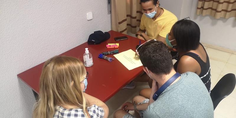 Cáritas Vicaría II organiza una mesa de jóvenes para canalizar la participación de las nuevas generaciones