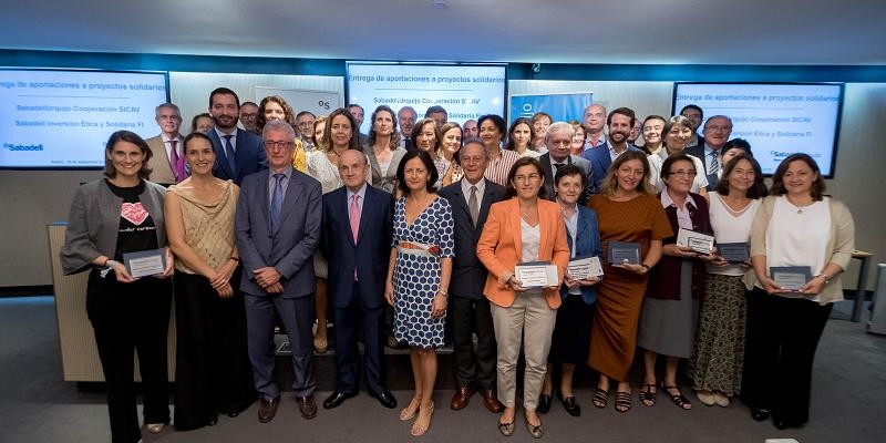 El cardenal Osoro entrega las ayudas del Fondo Sabadell &Eacute;tico-Solidario