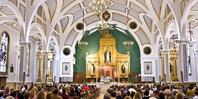 El cardenal preside una Eucarist&iacute;a en el colegio La Salle Maravillas en su 125 aniversario emitida por la 2 de TVE