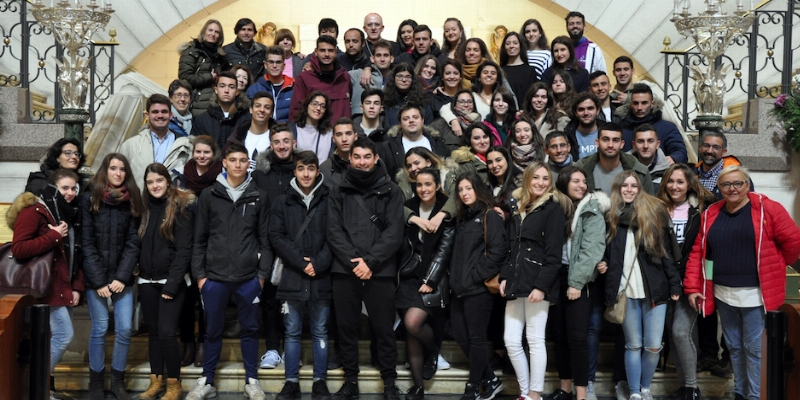 El cardenal Osoro, a j&oacute;venes de la Escuela Profesional Don Bosco: &laquo;Se puede cambiar este mundo y hacerlo distinto al estilo de Jes&uacute;s&raquo;