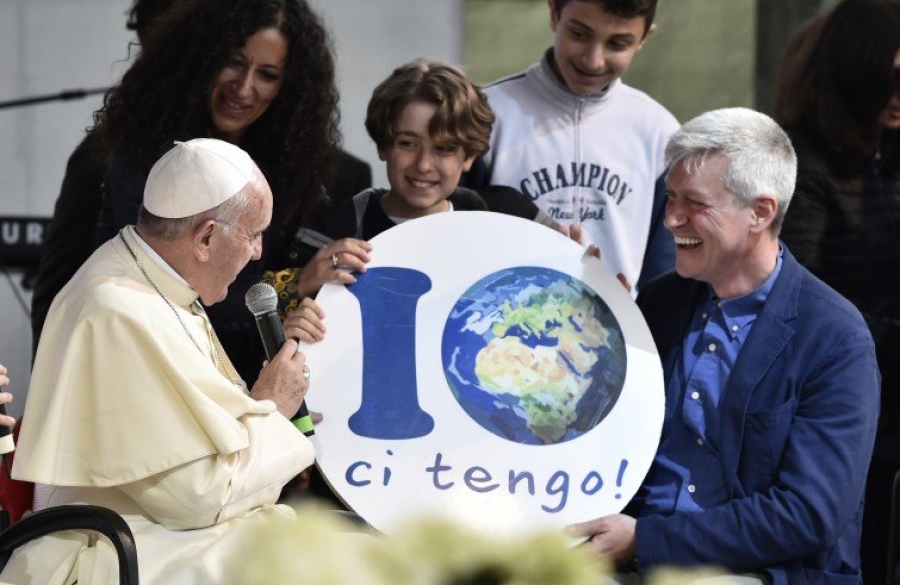Visita sorpresa del papa Francisco al 'Villagio per la Terra'