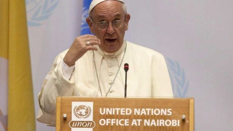 Ante la ONU en Nairobi el Papa denuncia el comercio ilegal