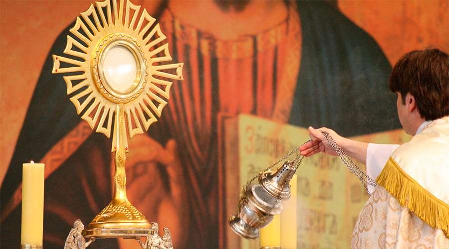 Organizan Hora Santa en catedral de México por damnificados de terremoto