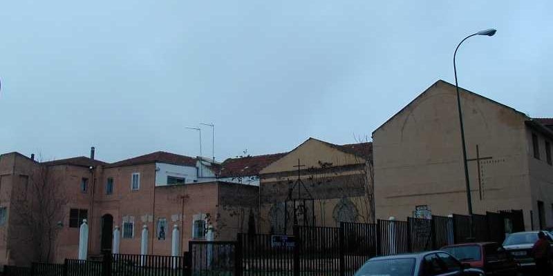 San Rafael Arcángel de Peñagrande recibe la visita pastoral de monseñor Martínez Camino