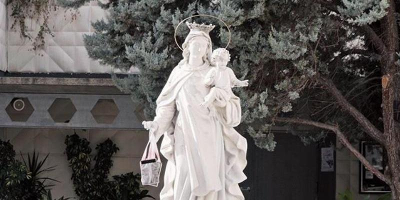 El padre Rom&aacute;n Velasco Arenas predica en Nuestra Se&ntilde;ora Flor del Carmelo la novena en honor a la Virgen del Carmen