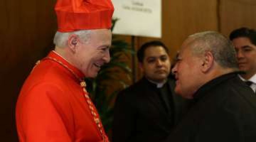 El Papa nombró al cardenal Carlos Aguiar nuevo arzobispo de México
