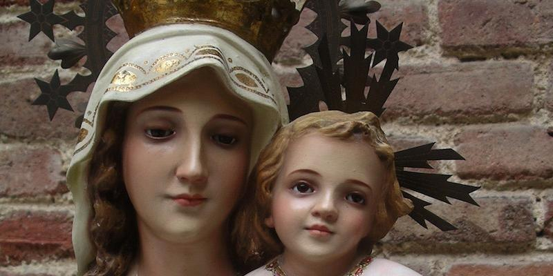 San Manuel González celebra una Eucaristía con imposición de escapularios en la festividad de la Virgen del Carmen