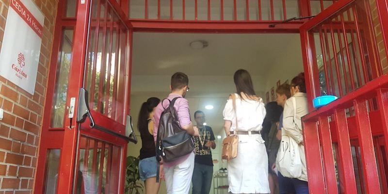 El centro de atenci&oacute;n a personas sin hogar de C&aacute;ritas Diocesana de Madrid organiza una reuni&oacute;n de voluntarios