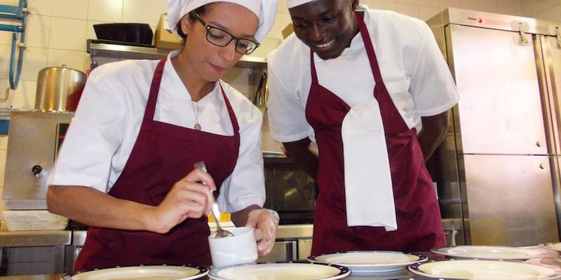 C&aacute;ritas Vicar&iacute;a III organiza en Santa Catalina de Siena un debate abierto sobre el empleo en Madrid