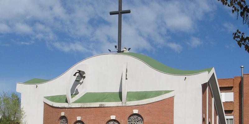 Santo Domingo Savio celebra una Misa de acción de gracias a la Virgen para despedir el mes de mayo
