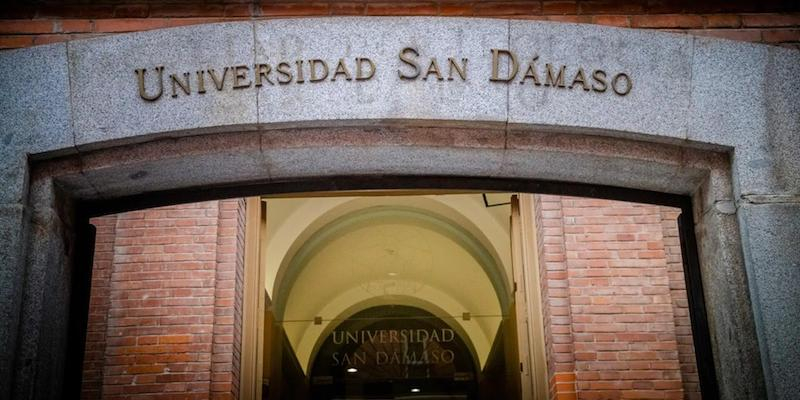 San Dámaso entrega su medalla de oro a Benedicto XVI y al cardenal Rouco en la festividad de santo Tomás de Aquino