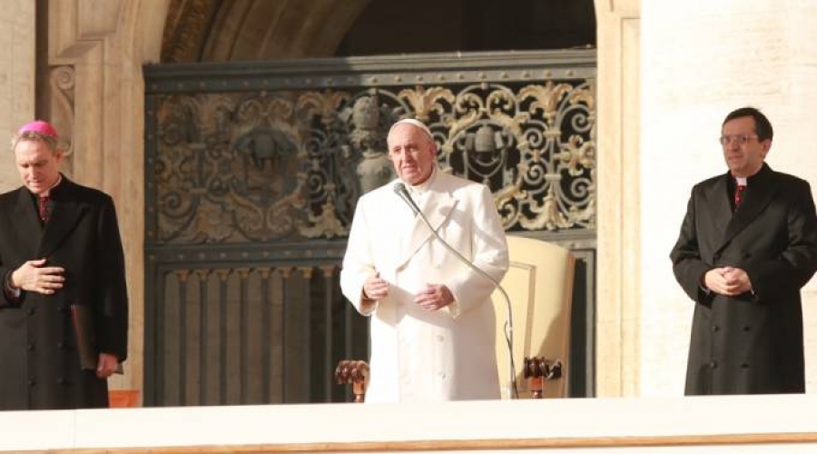 Dios ama al hombre y no es indiferente a su sufrimiento, asegura el Papa Francisco