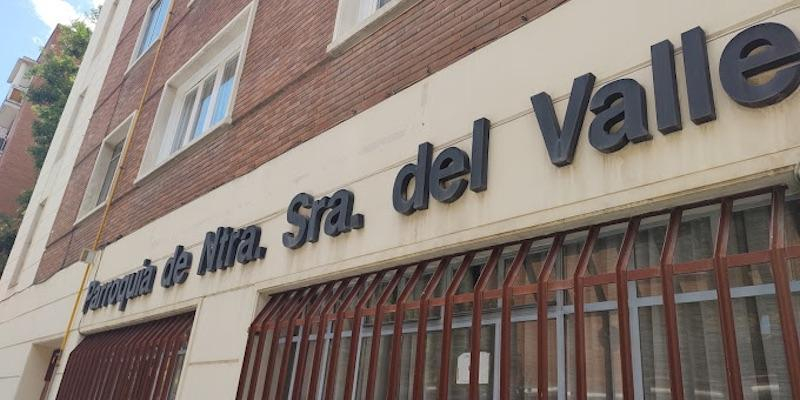 Óscar García Aguado administra el sacramento de la Confirmación en Nuestra Señora del Valle