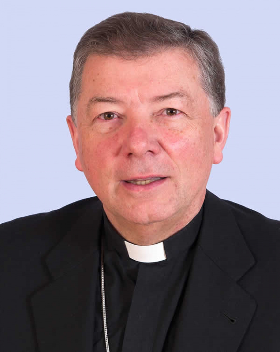 Monse&ntilde;or Mart&iacute;nez Camino imparte una conferencia sobre los m&aacute;rtires del siglo XX en la colegiata de San Isidro