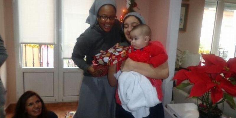 Los Reyes Magos llegan al Hogar Santa B&aacute;rbara de C&aacute;ritas Diocesana de Madrid