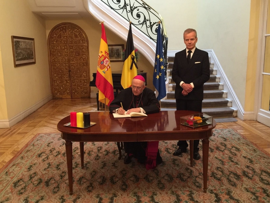 El arzobispo transmite sus condolencias al embajador de B&eacute;lgica