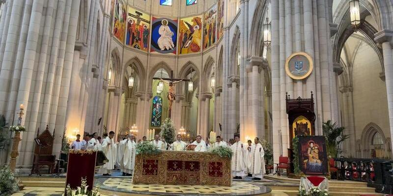 El obispo auxiliar de Madrid, Vicente Martín, en la Misa Jubilar para la comunidad católica china: «Estamos llamados a ser Iglesia en salida caminando juntos para anunciar el Evangelio del amor y de la paz»