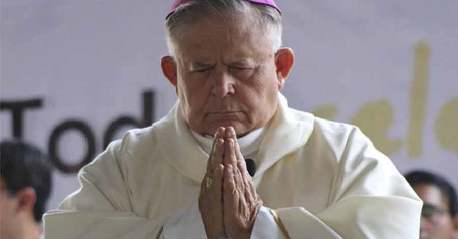 Obispo enciende las redes al proponer curioso experimento sobre &laquo;matrimonio&raquo; gay