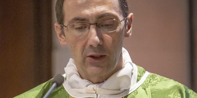 El madrile&ntilde;o Ricardo Regidor celebra en el colegio Tajamar su primera Misa tras ser ordenado en Roma por el cardenal Parolin